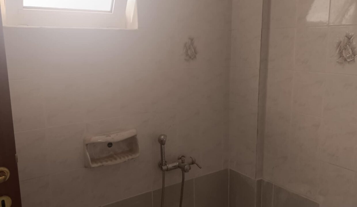 ac06d002-c1bd-4f8c-acd7-750f8d9e8a8e